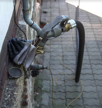 image of a home getting a fuel oil delivery