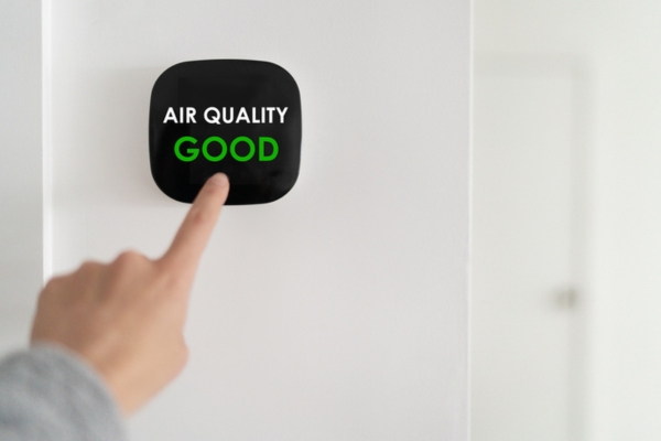 air quality smart monitor at home