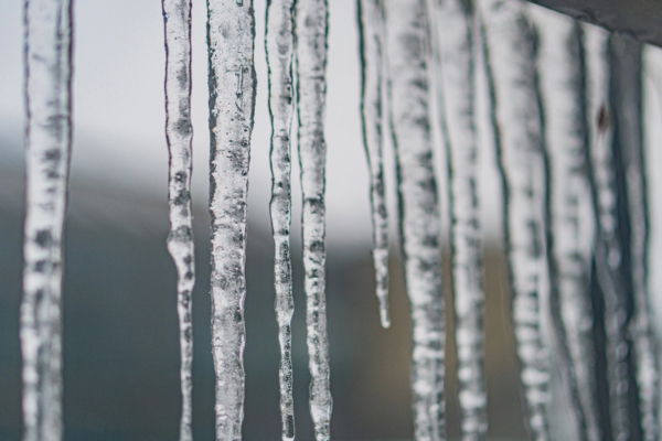 image of icicles depicting frozen ductless evaporator coil