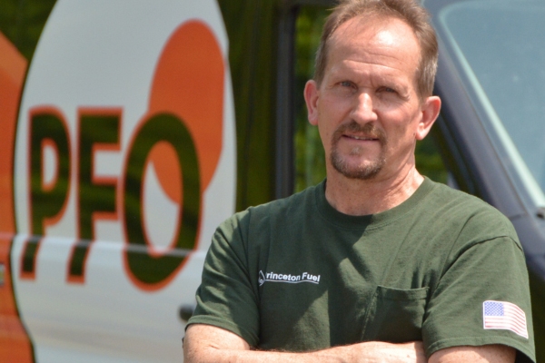 PFO Heating Oil & Air Conditioning professional HVAC technician