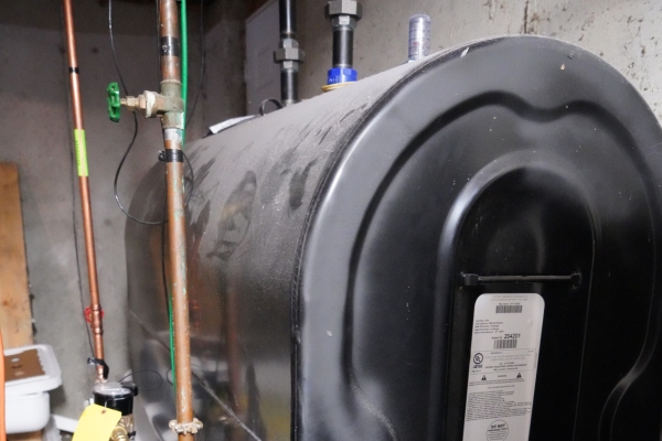 image of a heating oil tank