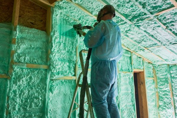professional spray foam insulation installation